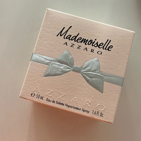 ‼️💖 NWOT! ! Mademoiselle Eai De Toilette Vaporisateur Spray 1.6 Fl Oz. (50 ml) - Picture 1 of 3